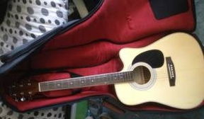 9.5成新吉他 海綿吉他包 調(diào)音器 總價(jià)值900元