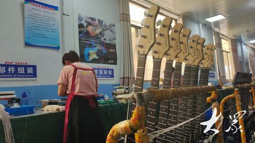 山東這個(gè)小鎮(zhèn)承包全國(guó)超40 電吉他,訂單排到11月鳳凰網(wǎng)山東 鳳凰網(wǎng)